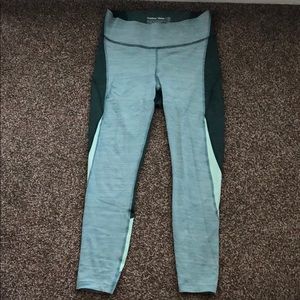Outdoor Voices SweatTech 7/8 Zoom Leggings